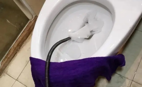 错那马桶疏通